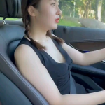 小姐姐开车太酷,驾驭风驰电掣的驾驶艺术